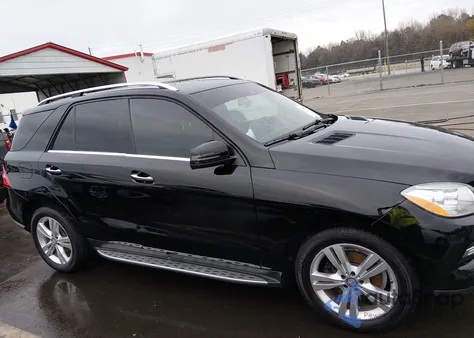 2015 Mercedes-Benz Ml 350 4Matic z USA, uszkodzony, nr VIN 4JGDA5HB3FA502839